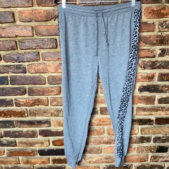 Splendid Gray Leopard Animal Print Jogger Sweatpants Women's Size XL - Picture 1 of 6